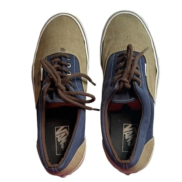 Vans Era Shoe, Size 9 - Picture 2 of 9